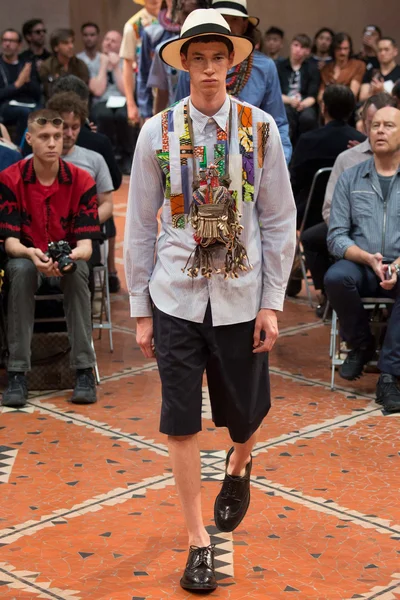 Look 44